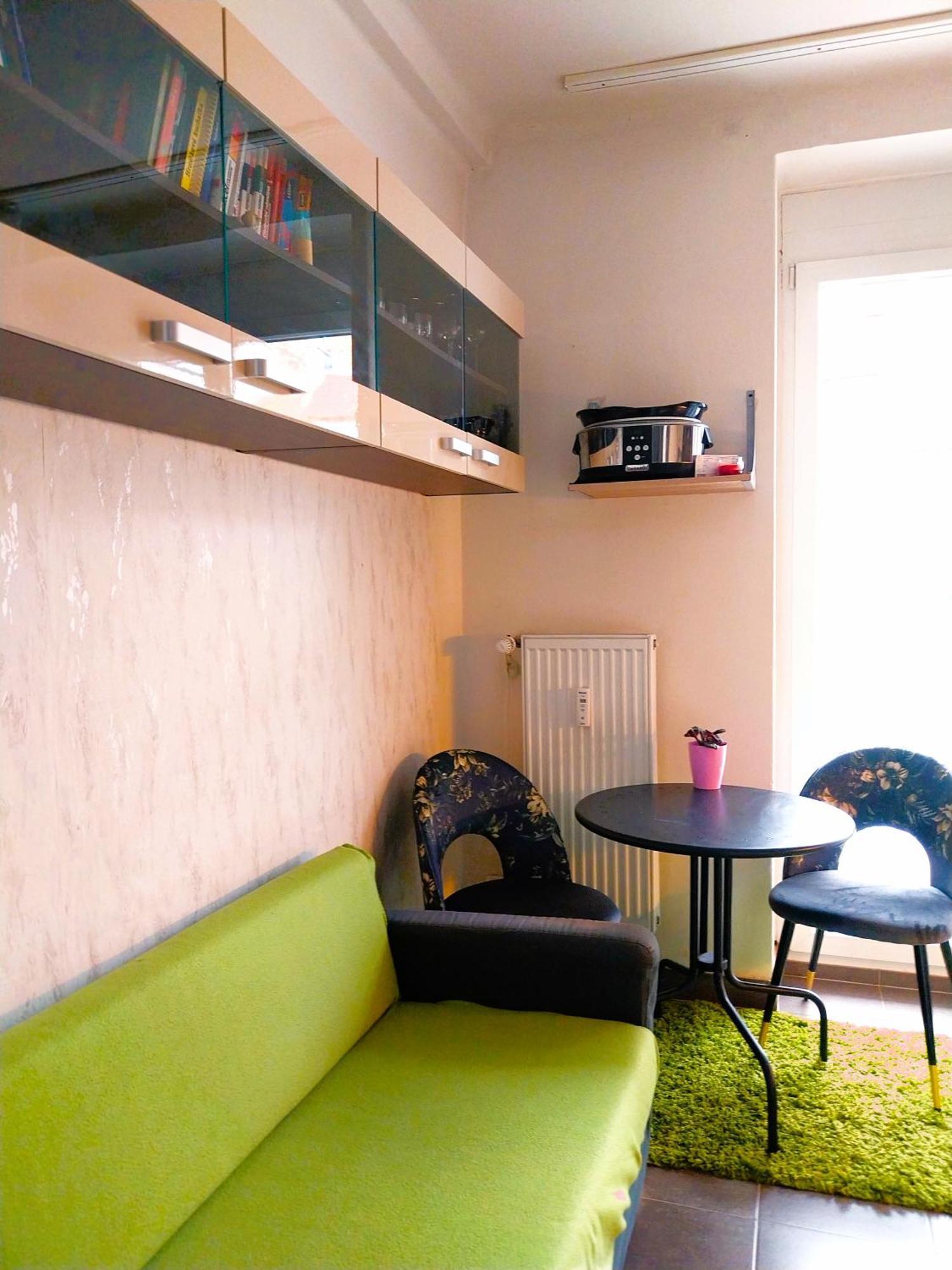Parking Free One With Netflix In Shared Flat With A Woman In Next And Shared Bathroom And Kitchen No Invoice Privatunterkunft *
